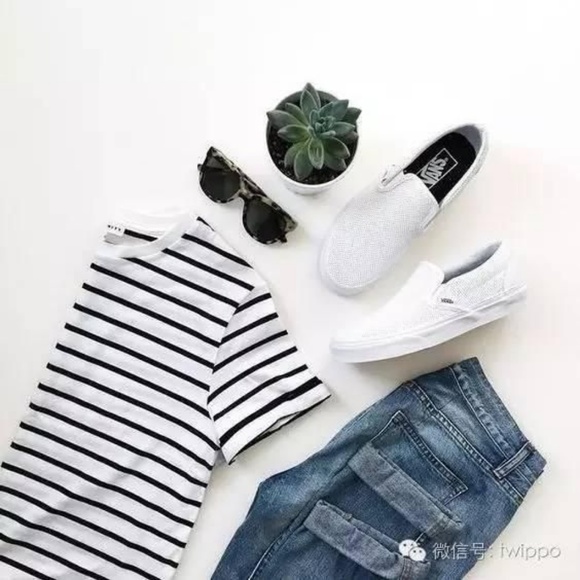 Neutral Mystery Box Of Tops - Picture 4 of 8